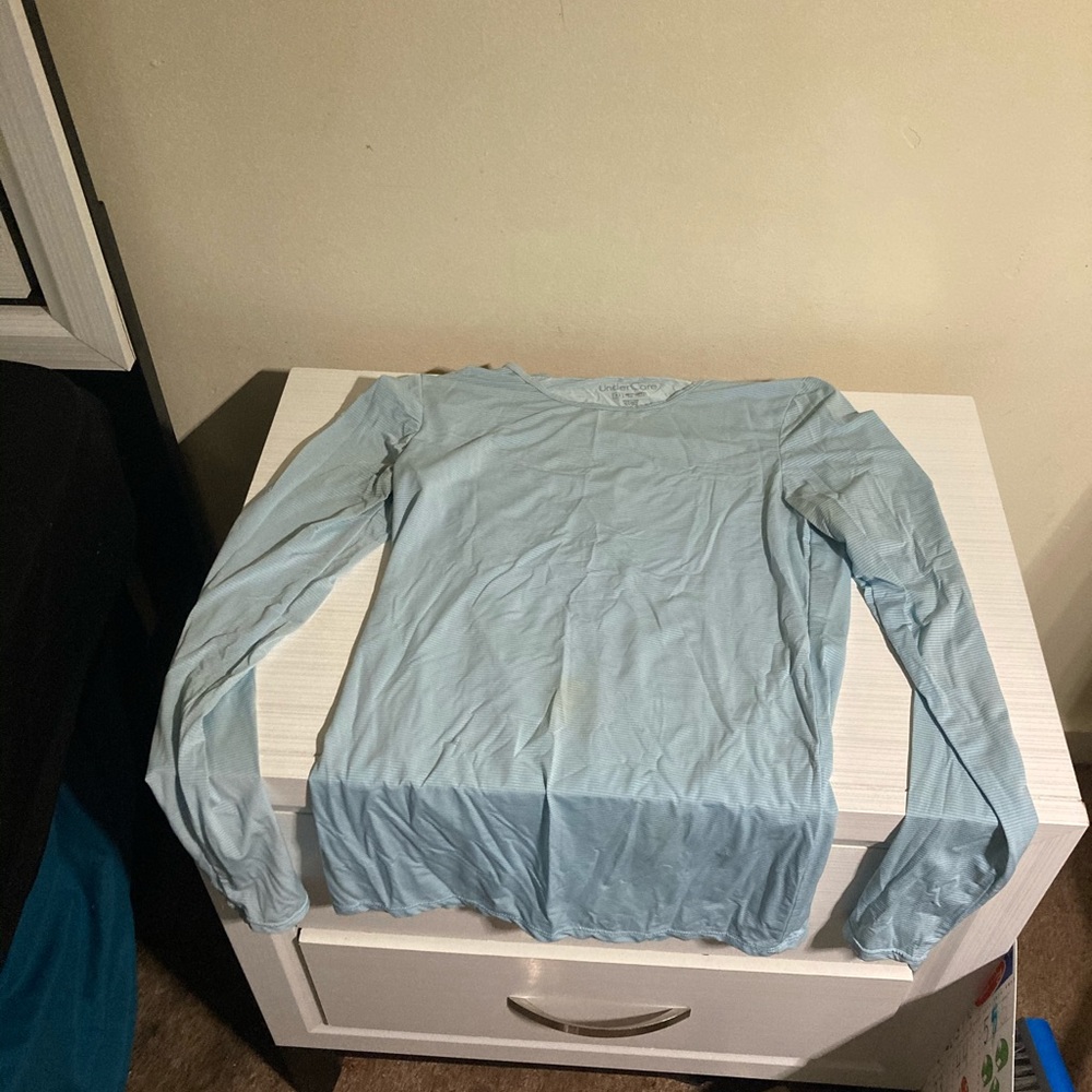 Long sleeved under shirt